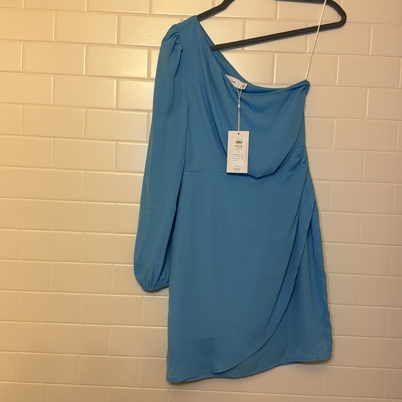 Vila one shoulder dress perfect for this spring-summer in Blue - Picture 5 of 6